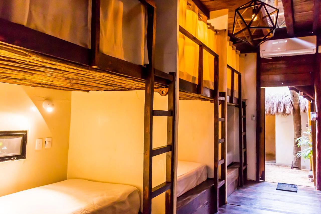 Oostel Smart Hostel - Tulum Playa Exterior photo