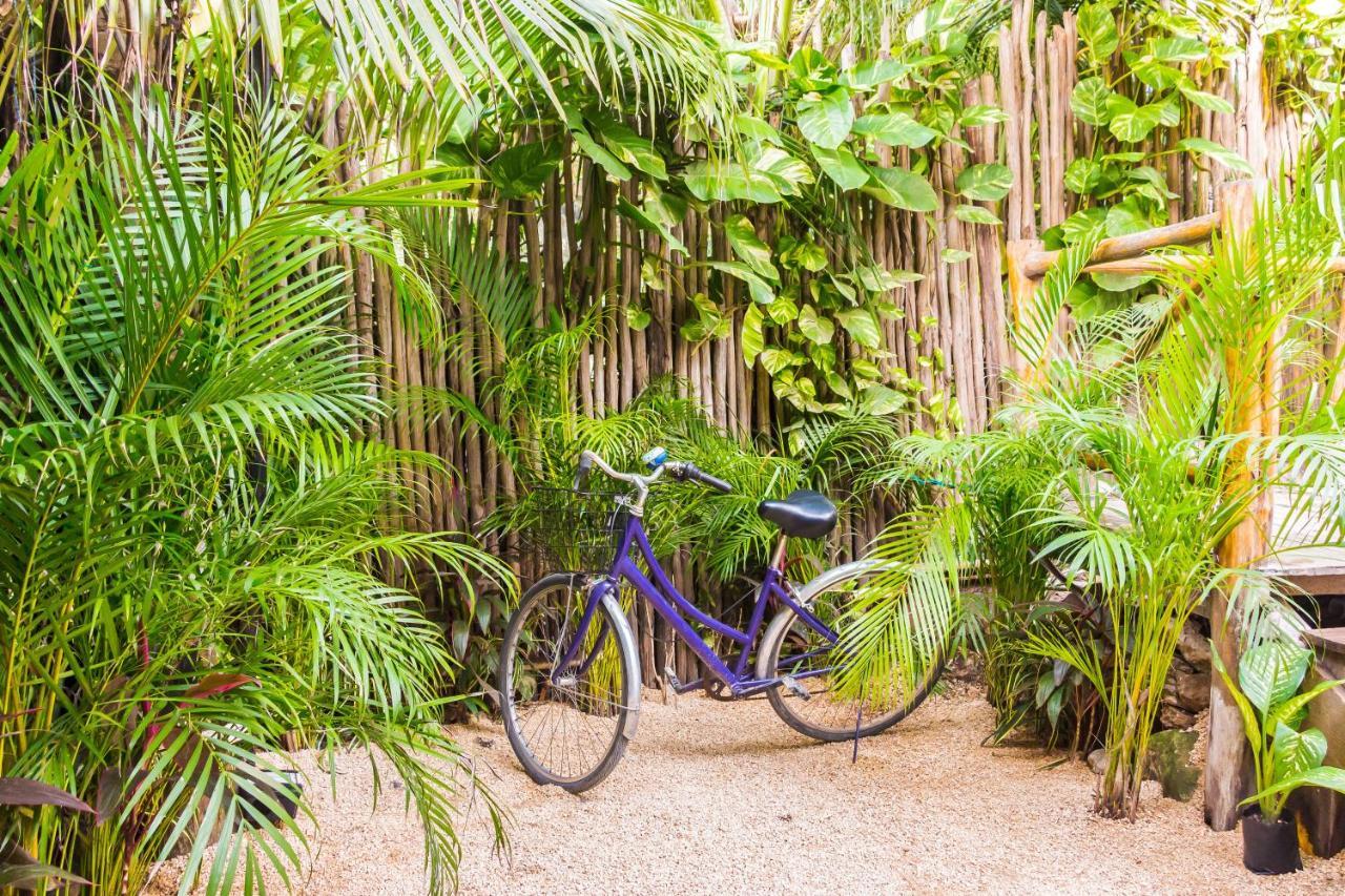 Oostel Smart Hostel - Tulum Playa Exterior photo